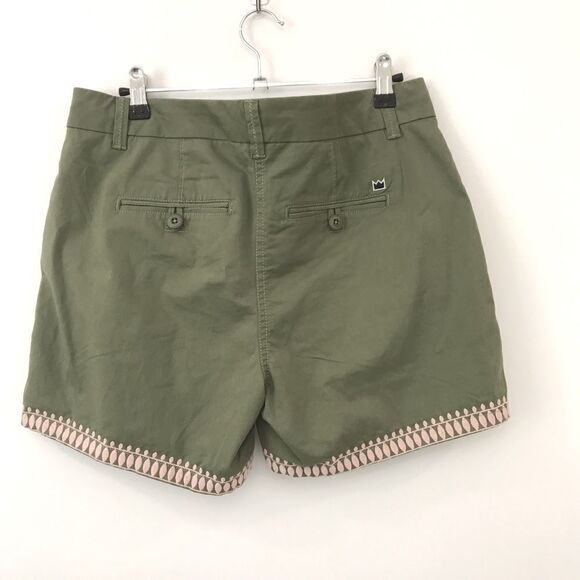 Crown&Ivy Green with Pink Embroidery Caroline Shorts Size 4 - Picture 3 of 3